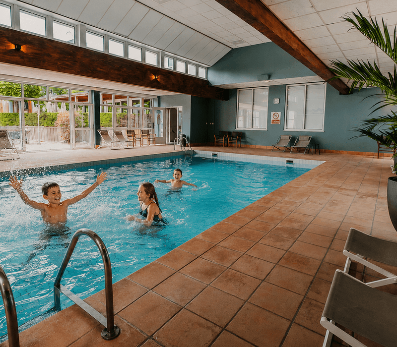Swimming pool and wellness